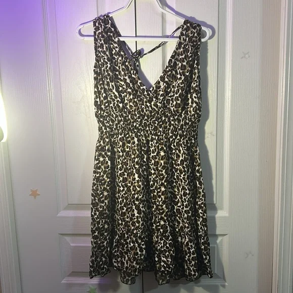 Leopard Print Sleeveless Dress - Picture 2 of 7